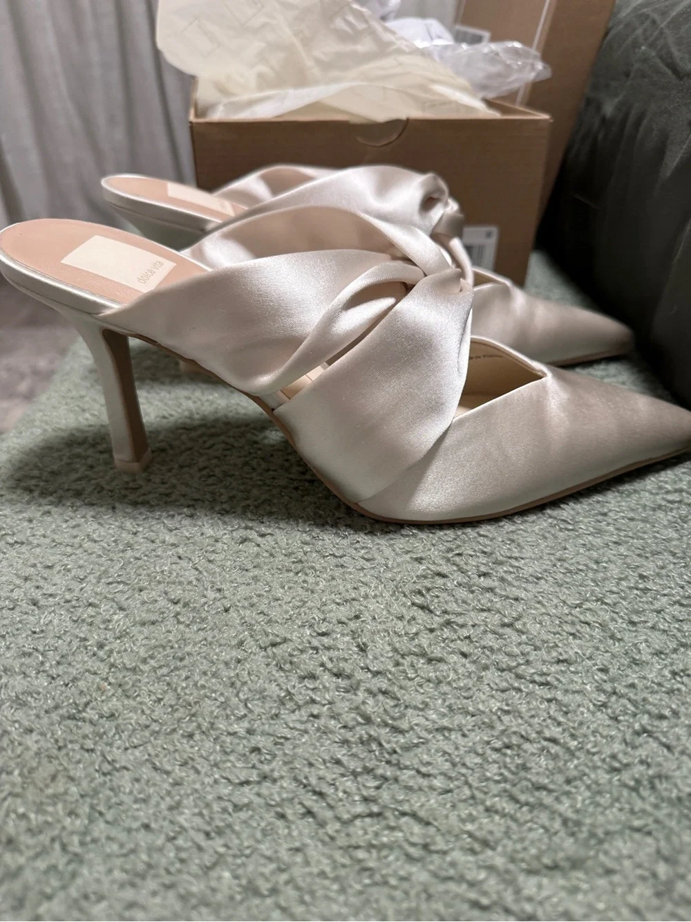 Dolce Vita Kelsy Creme Satin Twist Mule Heels - Size 9 - Brand new
